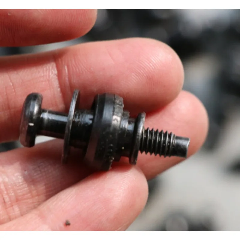 06B 103 831 E 06B103831E Valve Cover Fixing Screw 1pc for Audi A6L A4B7 2.0T Brand New
06B 103 831 E 06B103831E Valve Cover Fixing Screw 1pc for Audi A6L A4B7 2.0T Brand New