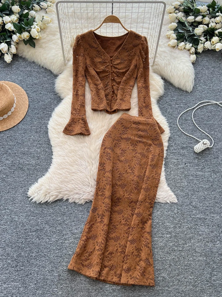 Ele V-ne Long Sve Floing Кружевной топ с высокой талией Облегающая юбка Женская мода Высококачественный сенсорный комплект одежды
Ele V-ne Long Sve Floing Кружевной топ с высокой талией Облегающая юбка Женская мода Высококачественный сенсорный комплект одежды