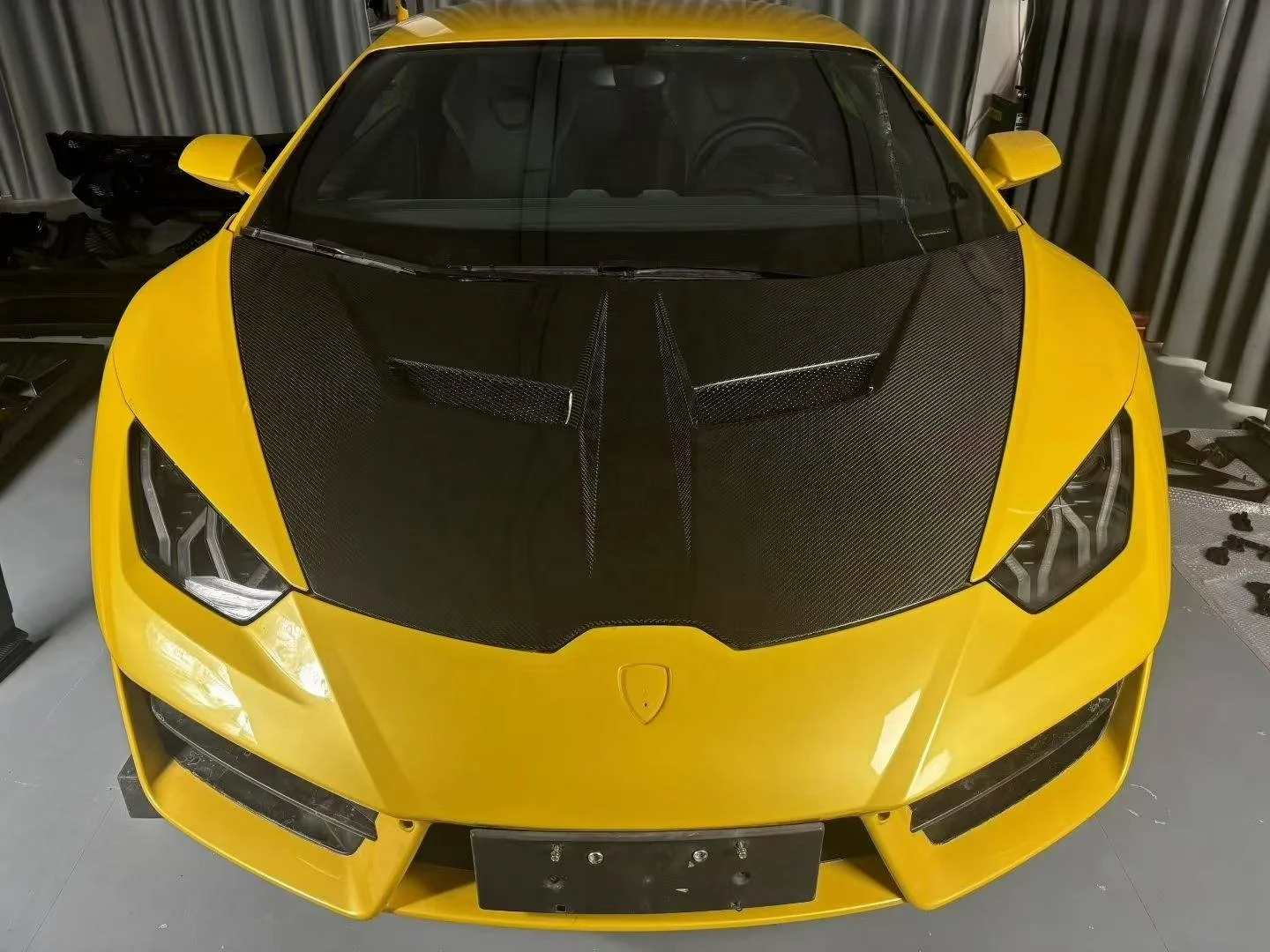 Hot-selling V Style Dry Carbon Fiber Hood Bonnet Front Trunk Lid for Lamborghini Huracan LP580 LP610 EVO
Hot-selling V Style Dry Carbon Fiber Hood Bonnet Front Trunk Lid for Lamborghini Huracan LP580 LP610 EVO