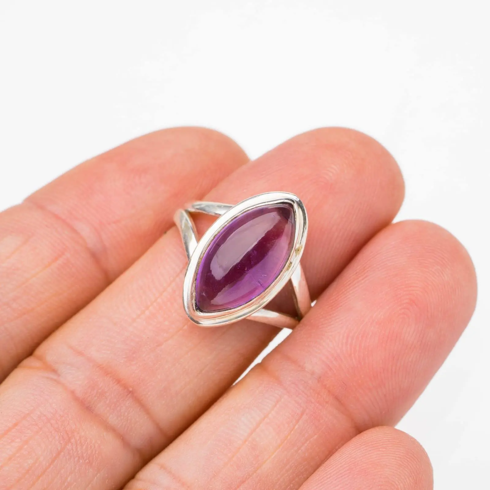 StarGems ® Кольцо ручной работы из стерлингового серебра 925 пробы с натуральным аметистом 6,75 E7055
StarGems ® Кольцо ручной работы из стерлингового серебра 925 пробы с натуральным аметистом 6,75 E7055
