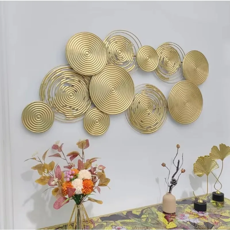 Light luxury metal wall decoration creative iron hollow three-dimensional wall decoration
Light luxury metal wall decoration creative iron hollow three-dimensional wall decoration