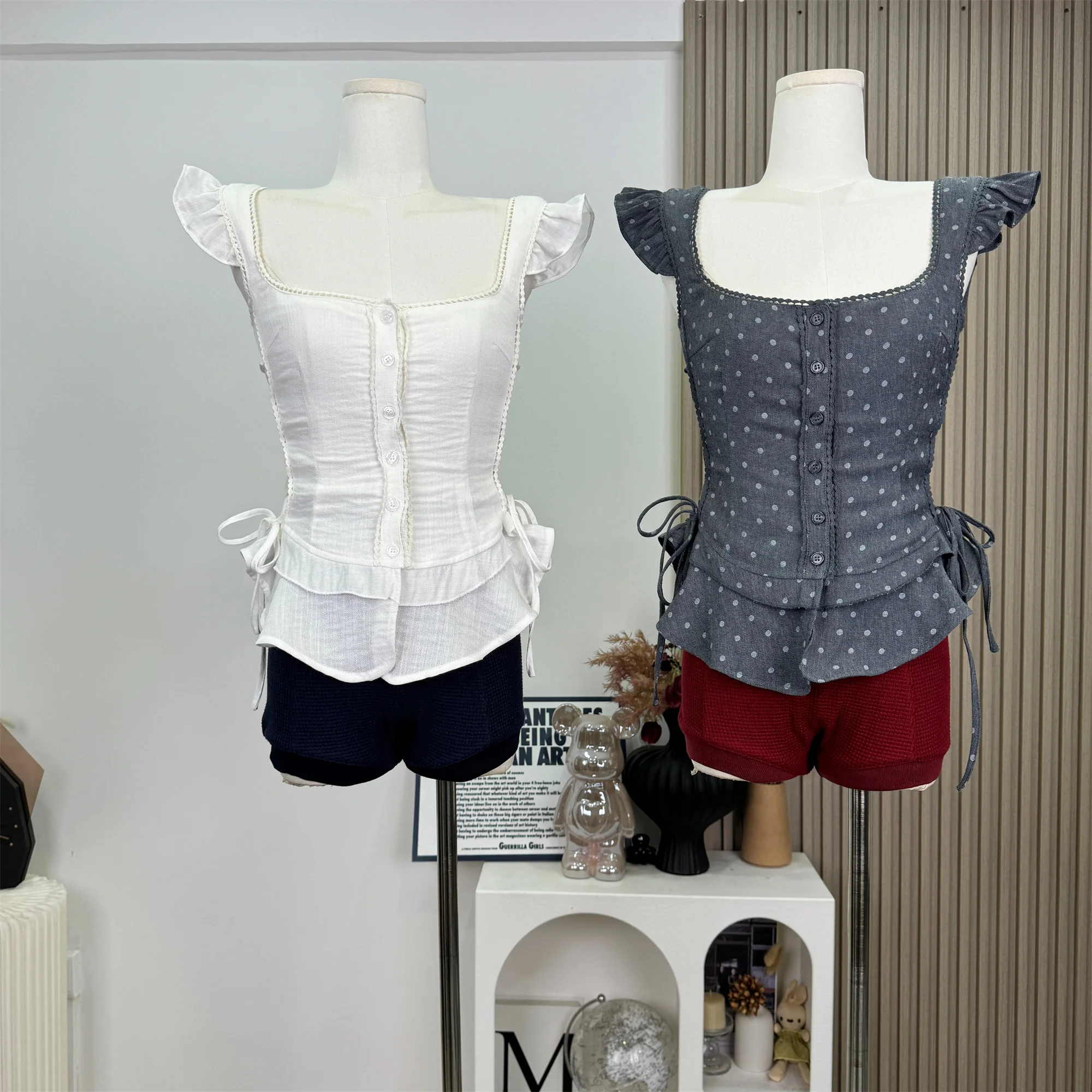 Summer Women Shoujo Cute Core Shirts French 2000s Aesthetic Design Square Collar Blouses Polka Dot Shoujo Crop Top Kawaii New
Summer Women Shoujo Cute Core Shirts French 2000s Aesthetic Design Square Collar Blouses Polka Dot Shoujo Crop Top Kawaii New
