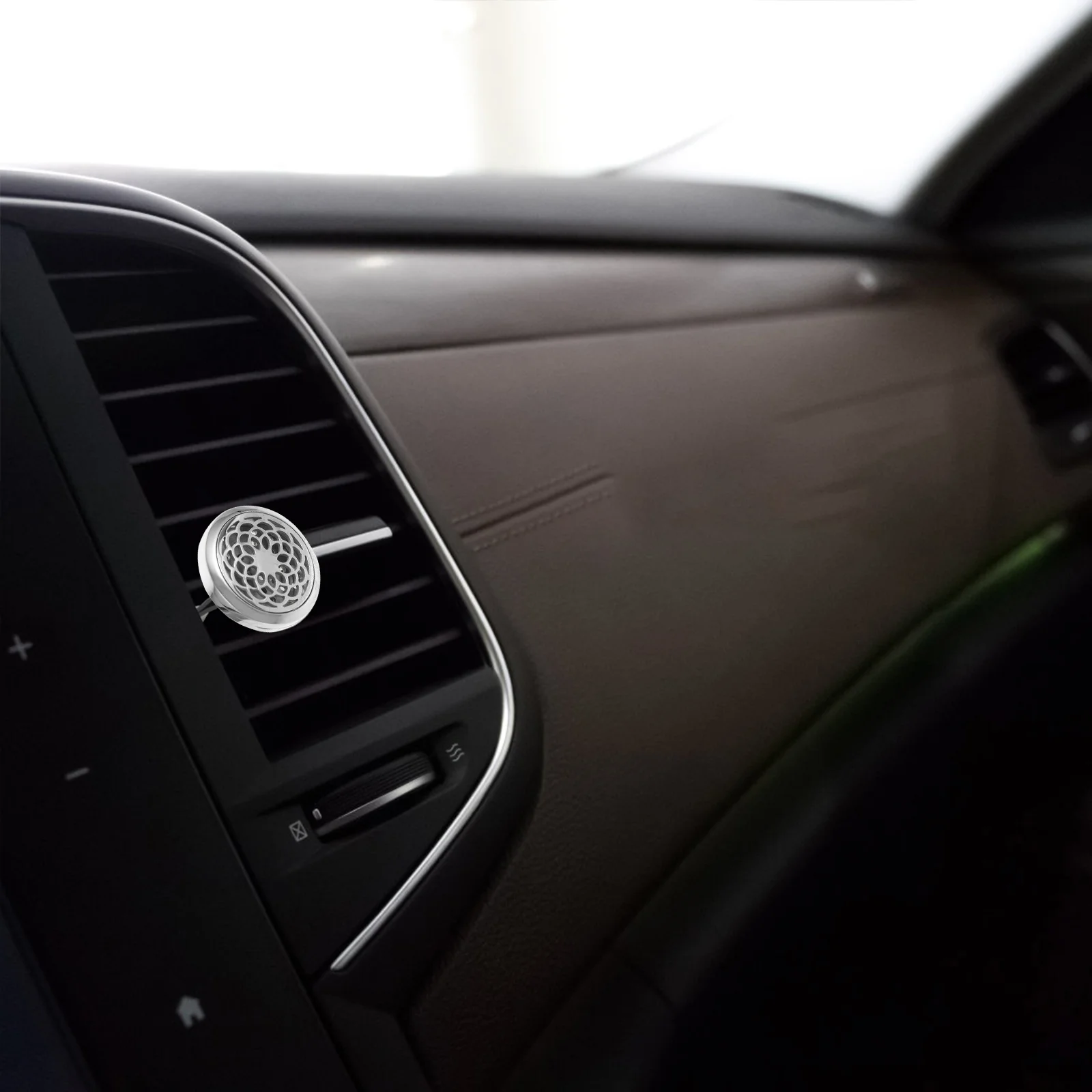 Car Aromatherapy Clip with 9 Refill Pads Hollow Flower Design Vent Diffuser for Car Air Freshener Essential Oil
Car Aromatherapy Clip with 9 Refill Pads Hollow Flower Design Vent Diffuser for Car Air Freshener Essential Oil