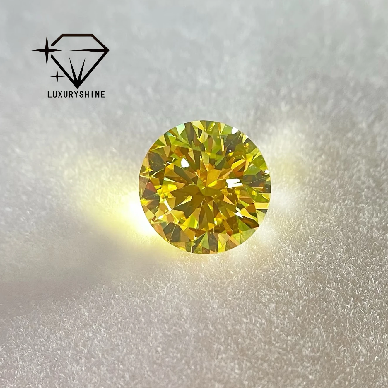 LuxuryShine VVS2/VS1 Lab Grown Diamond Fancy Vivid Yellow Rund Shape Loose Diamonds With IGI Certificate Customized jewelry
LuxuryShine VVS2/VS1 Lab Grown Diamond Fancy Vivid Yellow Rund Shape Loose Diamonds With IGI Certificate Customized jewelry
