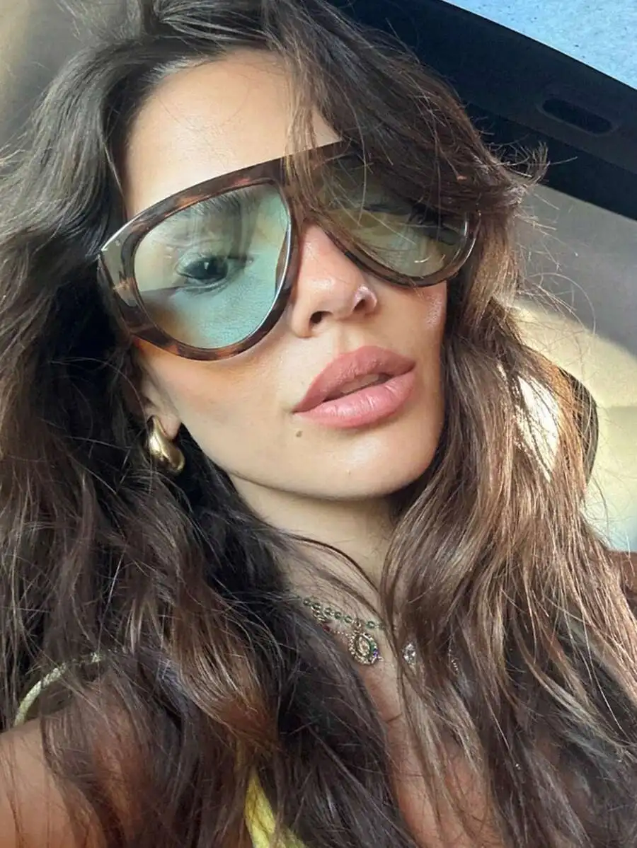 Retro Oversized Wraparound Fashion Glasses, Fashion Unisex Vintage Stylish Street Style Party For Couples Outdoor Events, Daily Wear, Casual & Simple Design
Retro Oversized Wraparound Fashion Glasses, Fashion Unisex Vintage Stylish Street Style Party For Couples Outdoor Events, Daily Wear, Casual & Simple Design