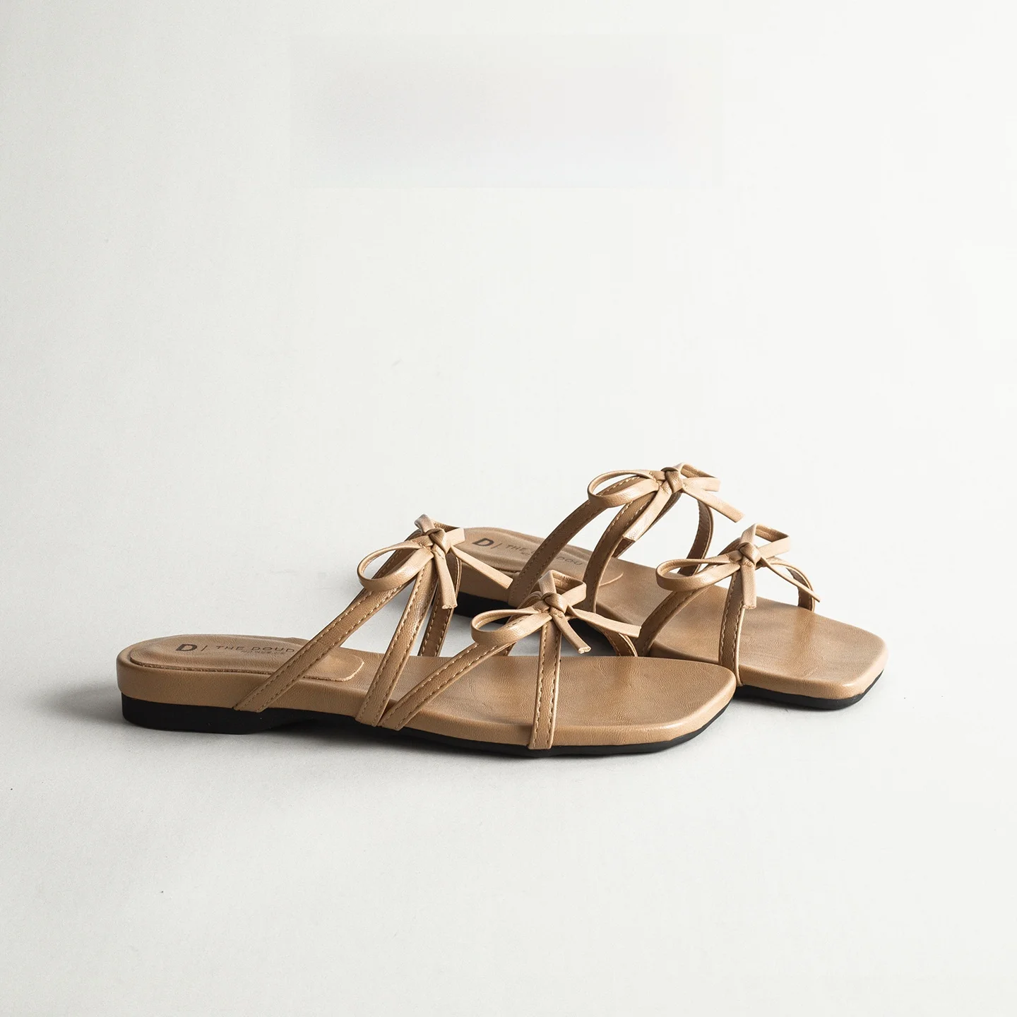 Retro Knot Flat Sandals Women's Casual Vacation Style Open Toe Slip-On Comfortable Breathable Fashionable
Retro Knot Flat Sandals Women's Casual Vacation Style Open Toe Slip-On Comfortable Breathable Fashionable