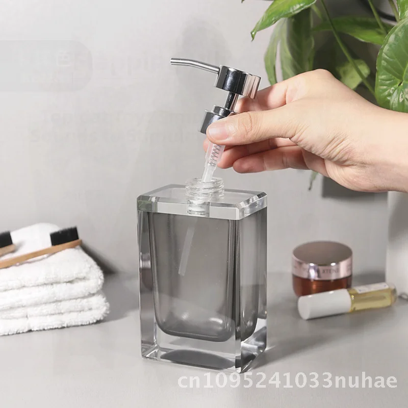 Набор из 5 предметов для ванной комнаты в скандинавском стиле из смолы для отеля - бутылка для лосьона, чашка для зубной щетки, держатель для ватных тампонов, мыльница для современных ванных комнат
Набор из 5 предметов для ванной комнаты в скандинавском стиле из смолы для отеля - бутылка для лосьона, чашка для зубной щетки, держатель для ватных тампонов, мыльница для современных ванных комнат