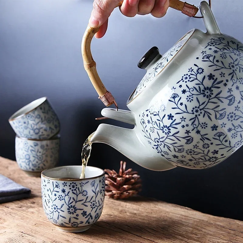 Керамические чайные наборы, японский сине-белый фарфоровый набор для кофе, глиняный подъемный горшок, маленькая чашка для дома
Керамические чайные наборы, японский сине-белый фарфоровый набор для кофе, глиняный подъемный горшок, маленькая чашка для дома