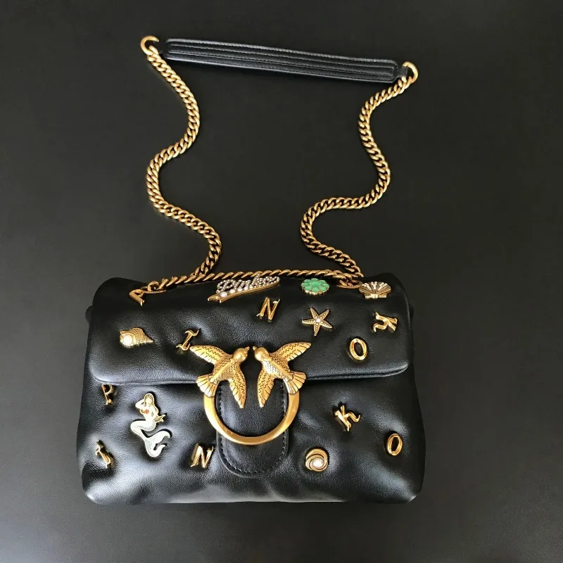 European and American new women's leather crossbody bag, fashionable chain, high-end soft, fashionable design shoulder bag
European and American new women's leather crossbody bag, fashionable chain, high-end soft, fashionable design shoulder bag