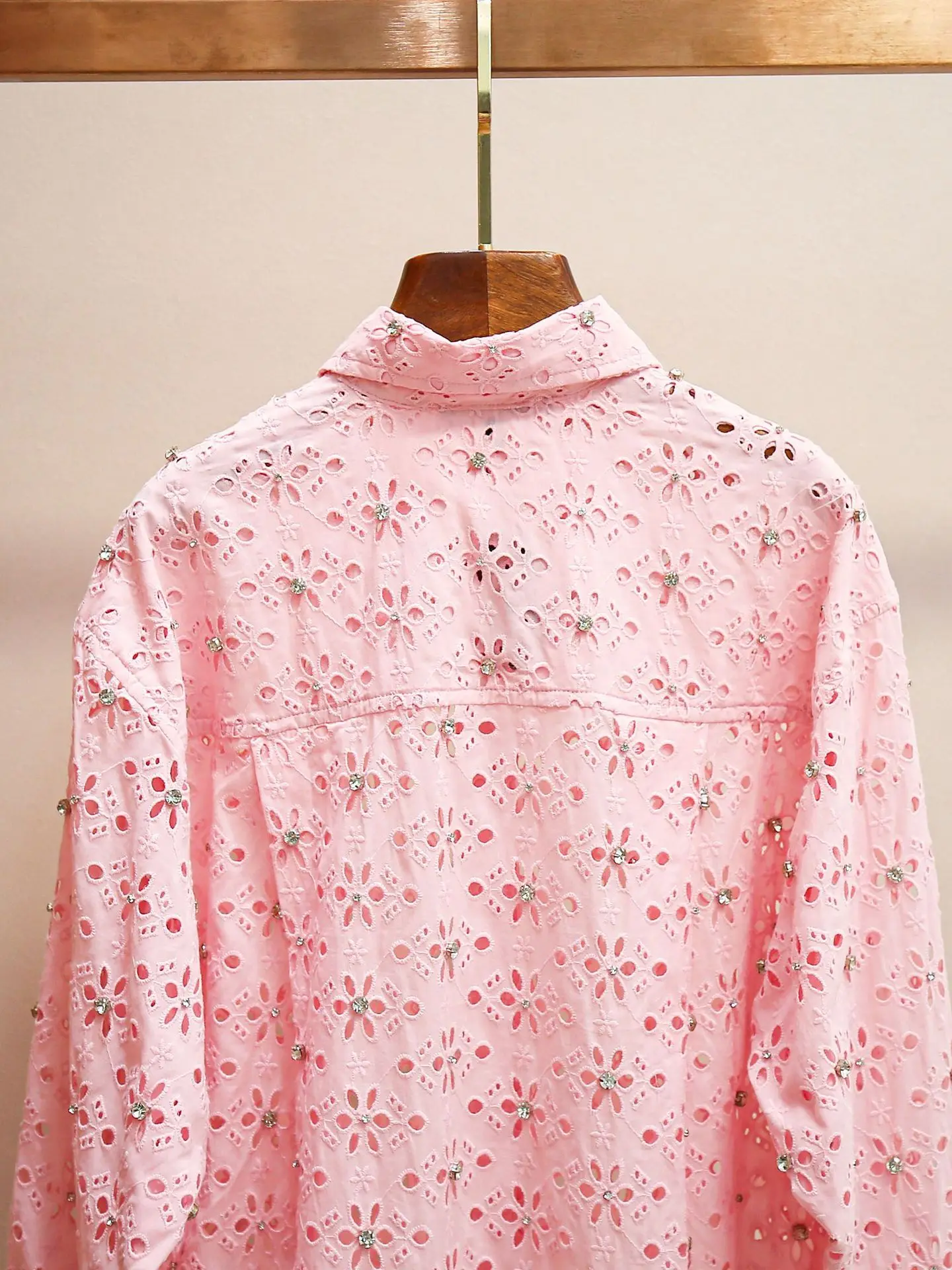 Diamond-inlaid Shirt Top Sweet Korean Age-reducing Temperament Loose Casual Embroidery Hollow MA Spring New Style Korean Fashion
Diamond-inlaid Shirt Top Sweet Korean Age-reducing Temperament Loose Casual Embroidery Hollow MA Spring New Style Korean Fashion