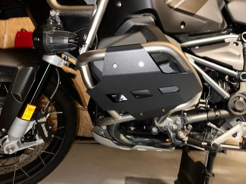 Cylinder Head Guards For OEM Crash Bars FOR BMW R1200GS Adventure LC R1200GS LC 2014-2015-2016-2017-2019 Motorcycle Accessories
Cylinder Head Guards For OEM Crash Bars FOR BMW R1200GS Adventure LC R1200GS LC 2014-2015-2016-2017-2019 Motorcycle Accessories