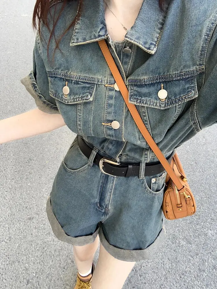 2025 Summer Women's Fashion All-match New Short-sleeved Thin Slimming Casual Denim Design Retro Waist Jumpsuit
2025 Summer Women's Fashion All-match New Short-sleeved Thin Slimming Casual Denim Design Retro Waist Jumpsuit