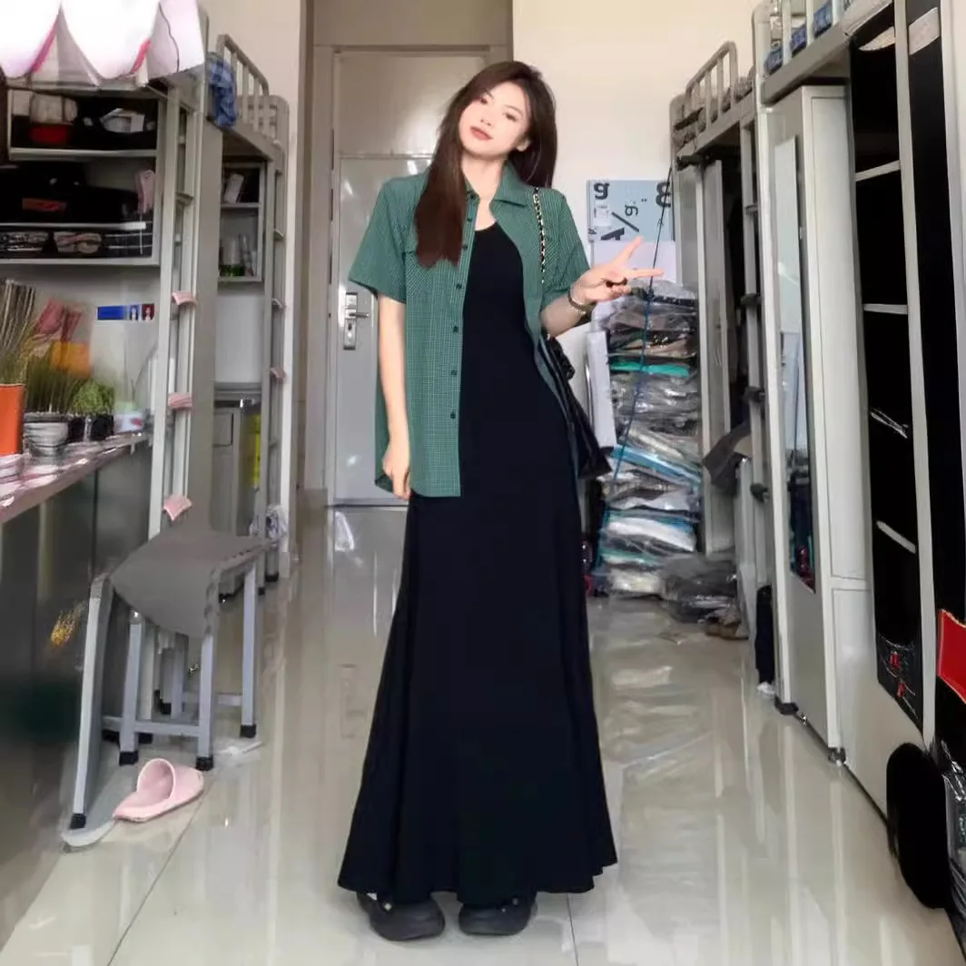 Casual black suspender dress, spring large size pear-shaped waist and thin inner skirt
Casual black suspender dress, spring large size pear-shaped waist and thin inner skirt