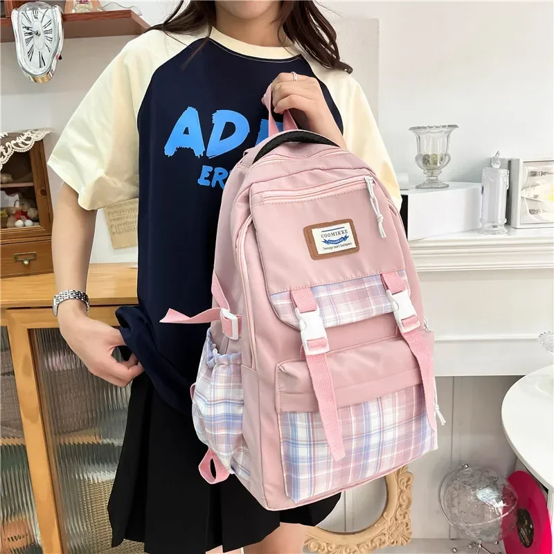 Backpack Winter New Student School Bag Boys and Girls Outdoor Leisure Large Capacity Travel Backpack
Backpack Winter New Student School Bag Boys and Girls Outdoor Leisure Large Capacity Travel Backpack