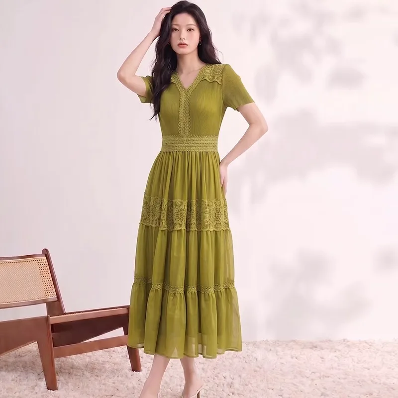 Miyake Pleated Dresses 2026 Summer New V-neck Short Sleeve Elegant Mesh Cake Large Hem Long Dress Women's Wrinkle-free Clothing
Miyake Pleated Dresses 2026 Summer New V-neck Short Sleeve Elegant Mesh Cake Large Hem Long Dress Women's Wrinkle-free Clothing