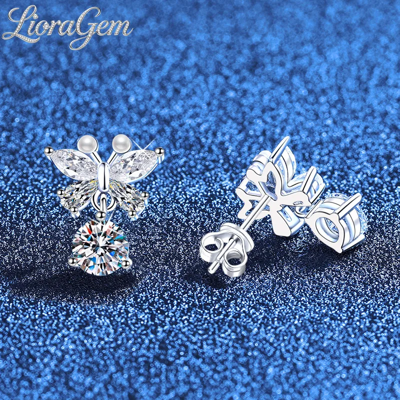 LioraGem Delicate Butterfly Three-Prong Moissanite Earrings, High-end Versatile Stylish Jewelry Platinum PT950 Stamp
LioraGem Delicate Butterfly Three-Prong Moissanite Earrings, High-end Versatile Stylish Jewelry Platinum PT950 Stamp