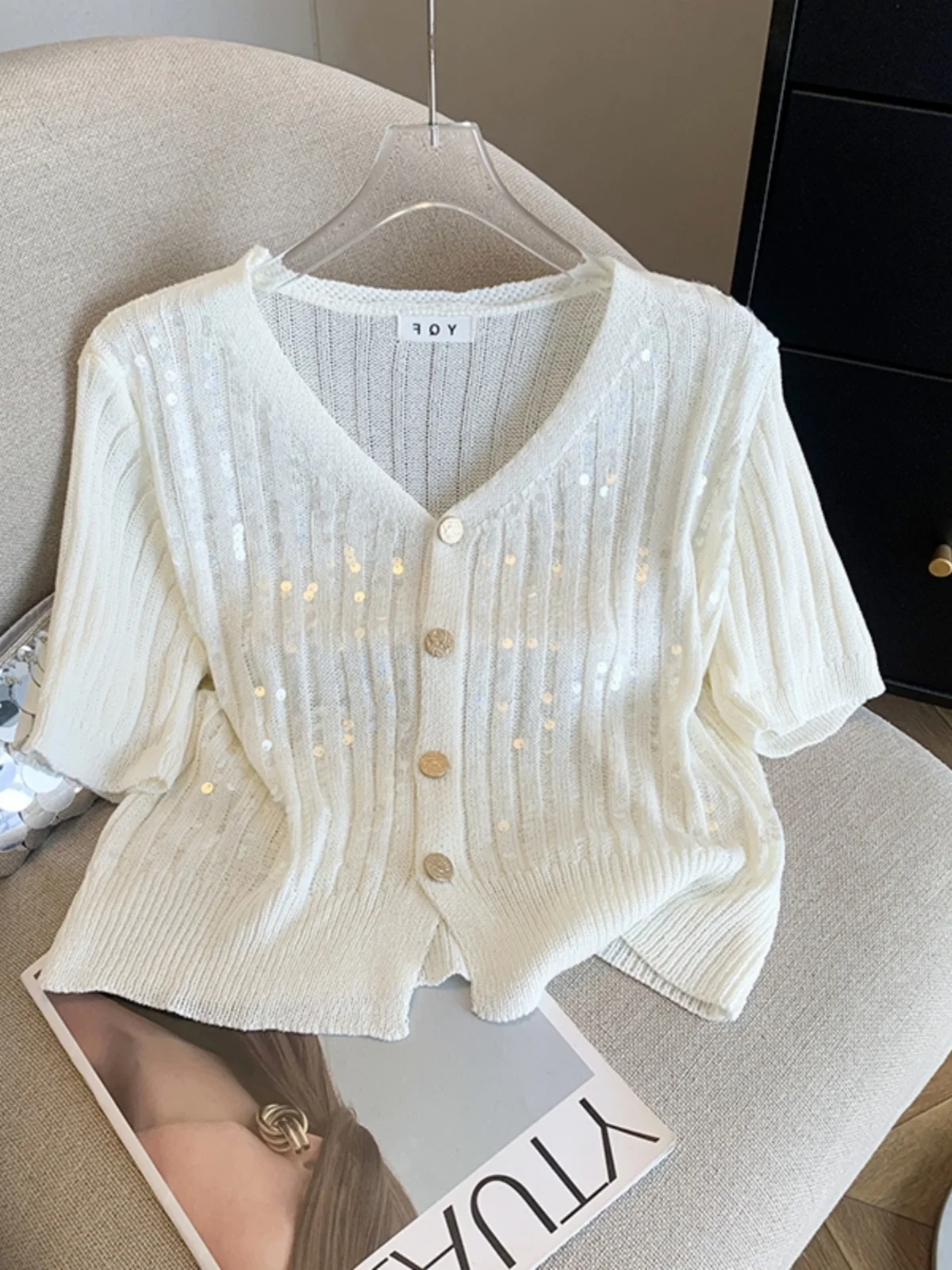 Elegant V-Neck Short Sleeve Knitted Open Cardigan Women's Summer Thin Sparkling Top Commute Style Loose Fit Polyester Fiber
Elegant V-Neck Short Sleeve Knitted Open Cardigan Women's Summer Thin Sparkling Top Commute Style Loose Fit Polyester Fiber