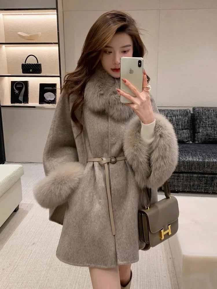 2024 Luxury Dubai ladies Modern real cashmere woolen cape coats outerwear wholesale
2024 Luxury Dubai ladies Modern real cashmere woolen cape coats outerwear wholesale