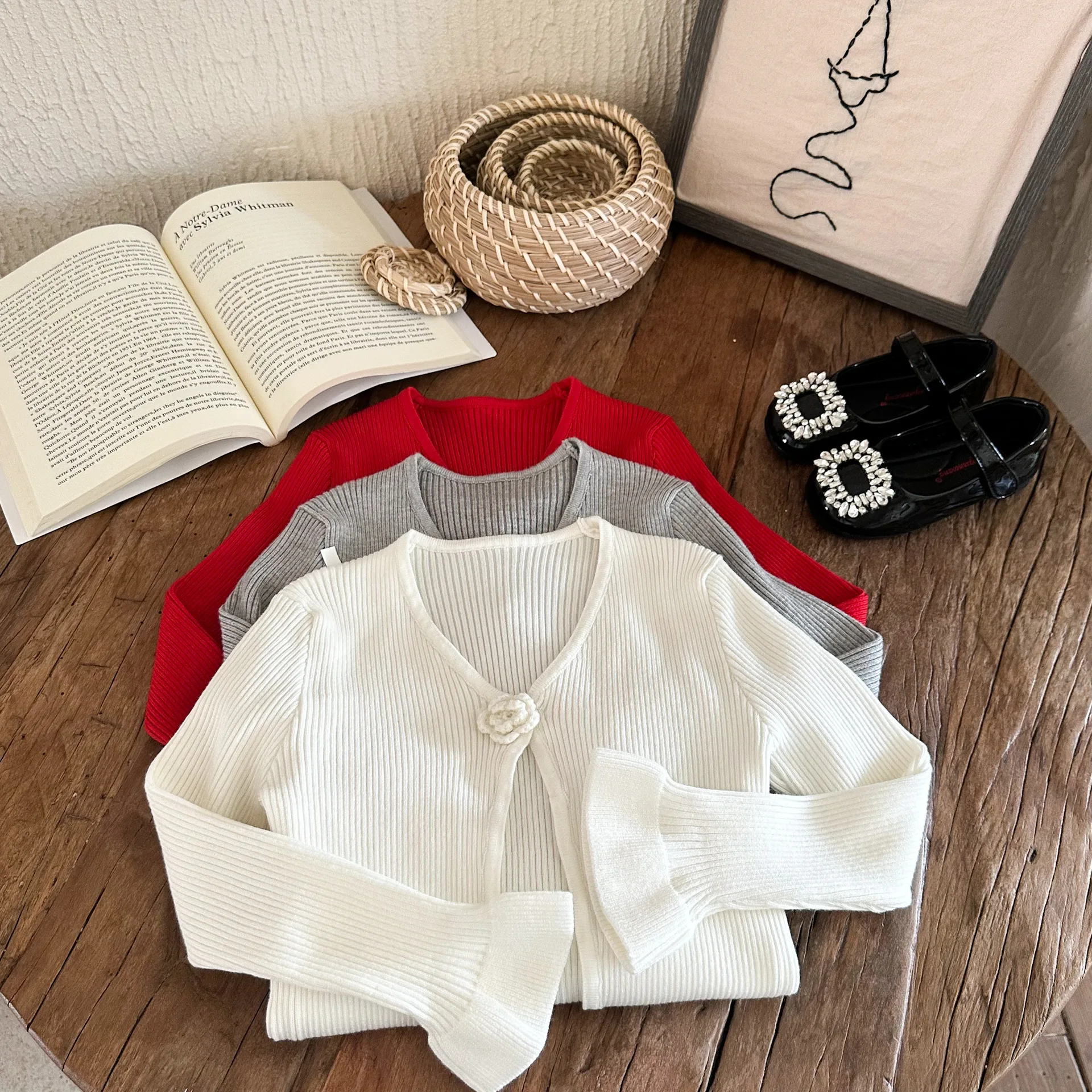 Girls Sweater 2025 Autumn New Handmade Flower Pit Strip Cardigan Baby Girl Knitted Sweater
Girls Sweater 2025 Autumn New Handmade Flower Pit Strip Cardigan Baby Girl Knitted Sweater