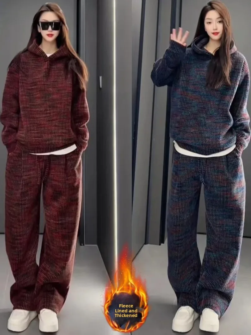 Мужской зимний комплект American Sle Heavyweight: теплый худи на флисовой подкладке и свободные прямые брюки (комплект из двух предметов)
Мужской зимний комплект American Sle Heavyweight: теплый худи на флисовой подкладке и свободные прямые брюки (комплект из двух предметов)