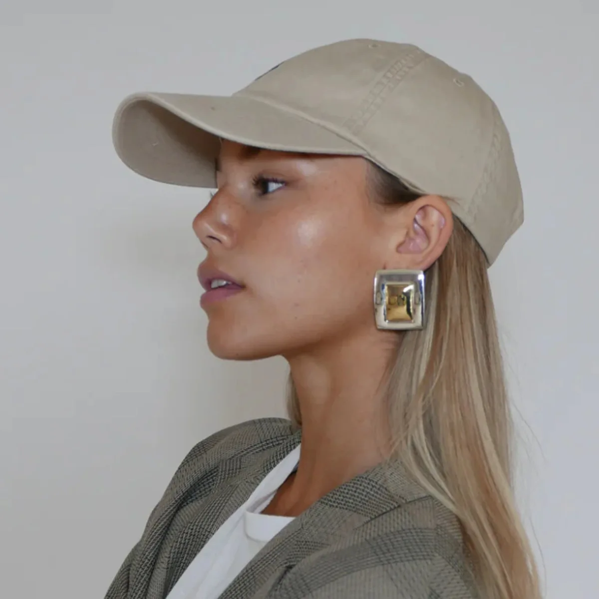 YHTOT Rectangle Earrings 18k Gold Color Statement Earrings Chunk Textured Stud Earrings Square Drop Earring Minimalist Geometric
YHTOT Rectangle Earrings 18k Gold Color Statement Earrings Chunk Textured Stud Earrings Square Drop Earring Minimalist Geometric