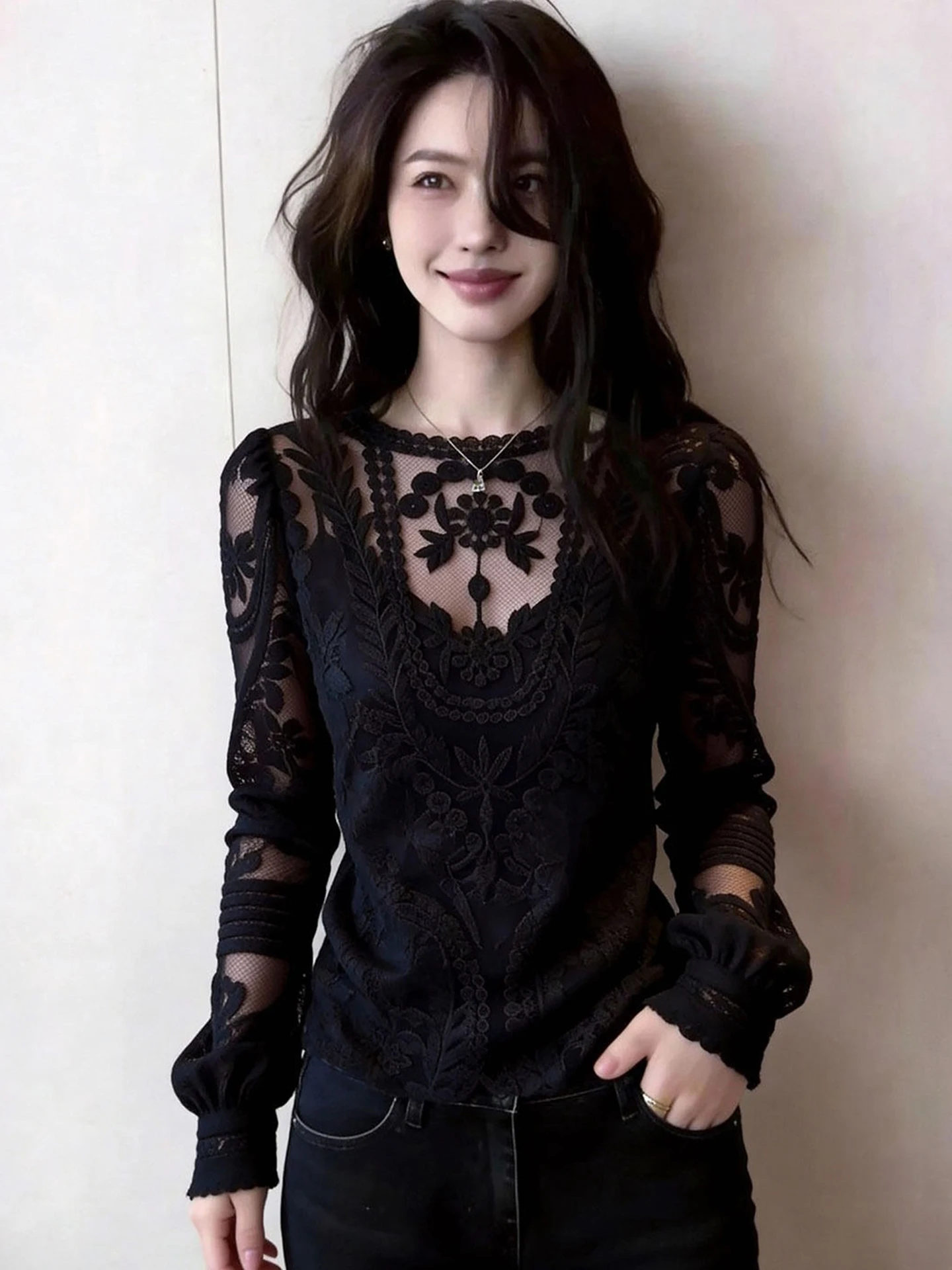 Younger Looking Lace Splice Long Sleeve round Neck Base Shirt Spring Versatile Age Reduction Bottoming Shirt Korean Style Com...
Younger Looking Lace Splice Long Sleeve round Neck Base Shirt Spring Versatile Age Reduction Bottoming Shirt Korean Style Com...