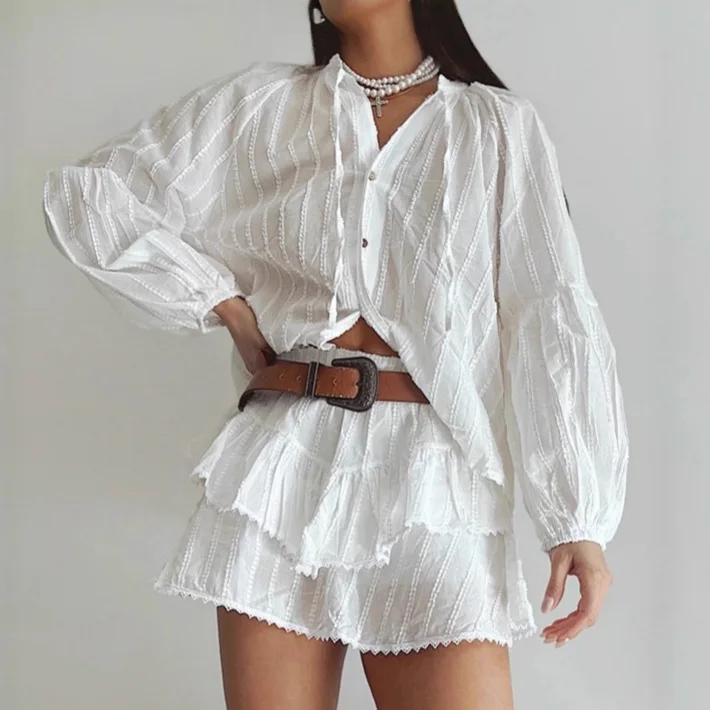 Жаккардовые женские осенние комплекты из 2 предметов с круглым вырезом, пышными рукавами и пуговицами, женская блузка, плиссированная мини-юбка из 100% хлопка для женщин
Жаккардовые женские осенние комплекты из 2 предметов с круглым вырезом, пышными рукавами и пуговицами, женская блузка, плиссированная мини-юбка из 100% хлопка для женщин