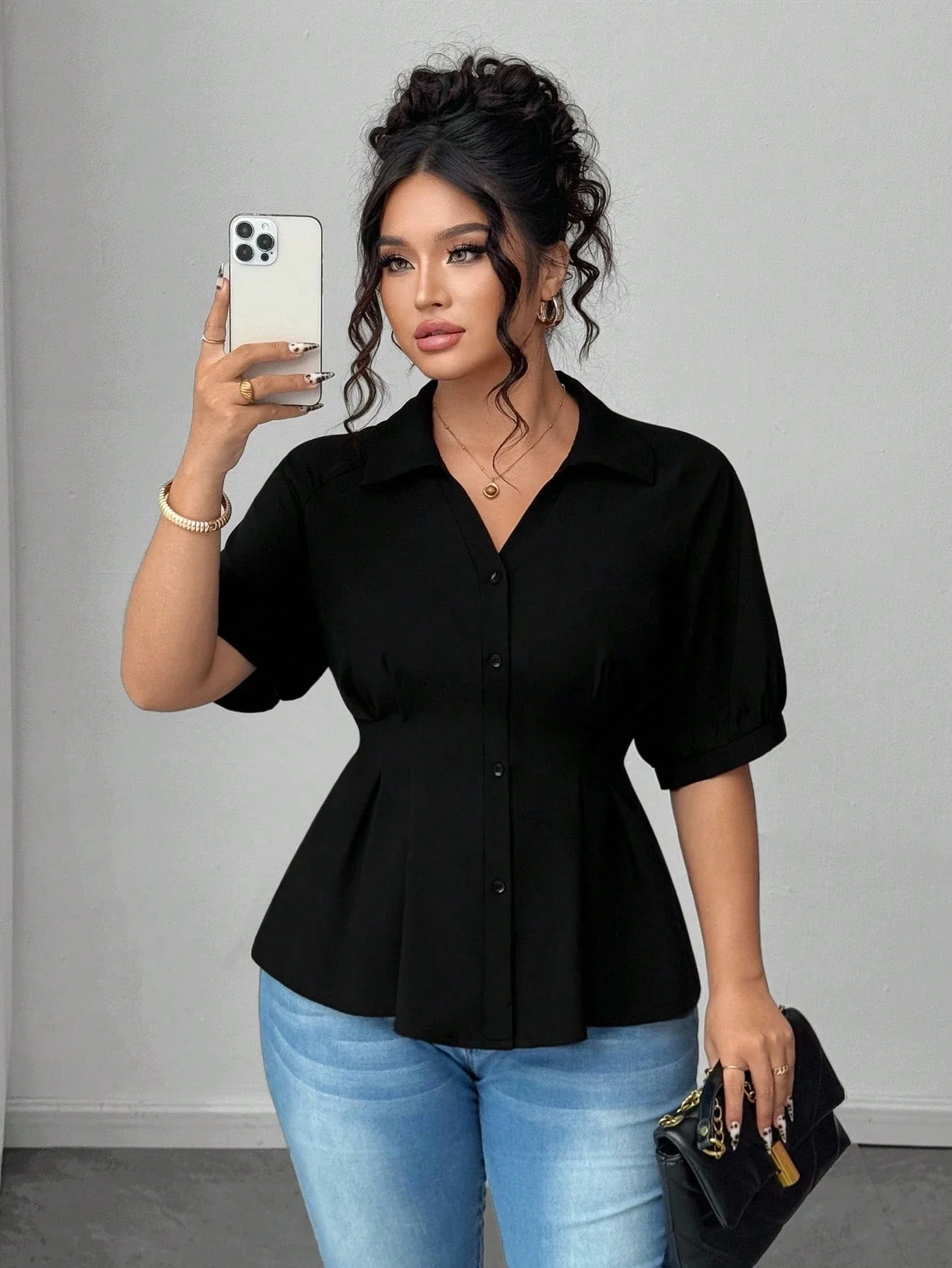 Plus Size Women Short Sleeve Solid Color Casual Office Blouse
Plus Size Women Short Sleeve Solid Color Casual Office Blouse