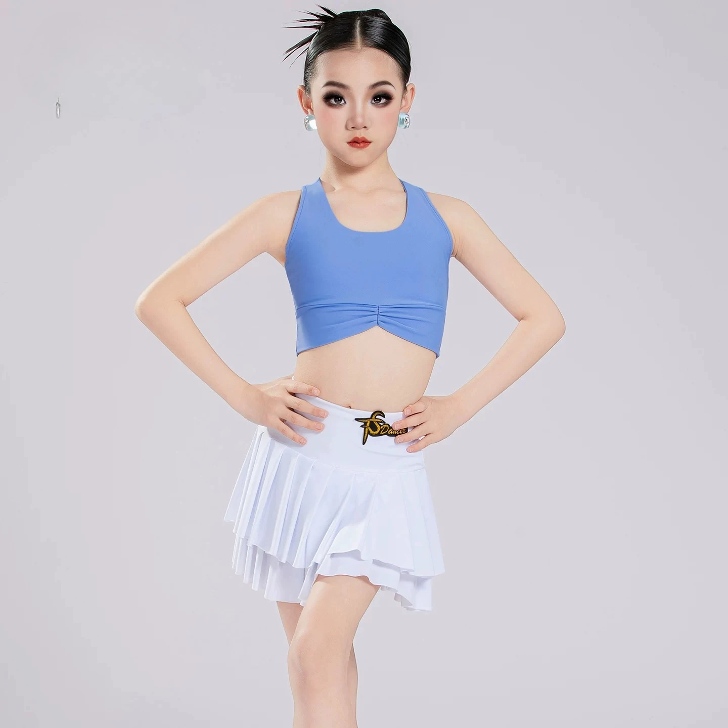 Girls Latin Dance Practice Set Sleeveless Twist Crop Top Pleated Skirt Ballroom OutfitCrop Top Ruffled Skirt Ballroom Outfit
Girls Latin Dance Practice Set Sleeveless Twist Crop Top Pleated Skirt Ballroom OutfitCrop Top Ruffled Skirt Ballroom Outfit