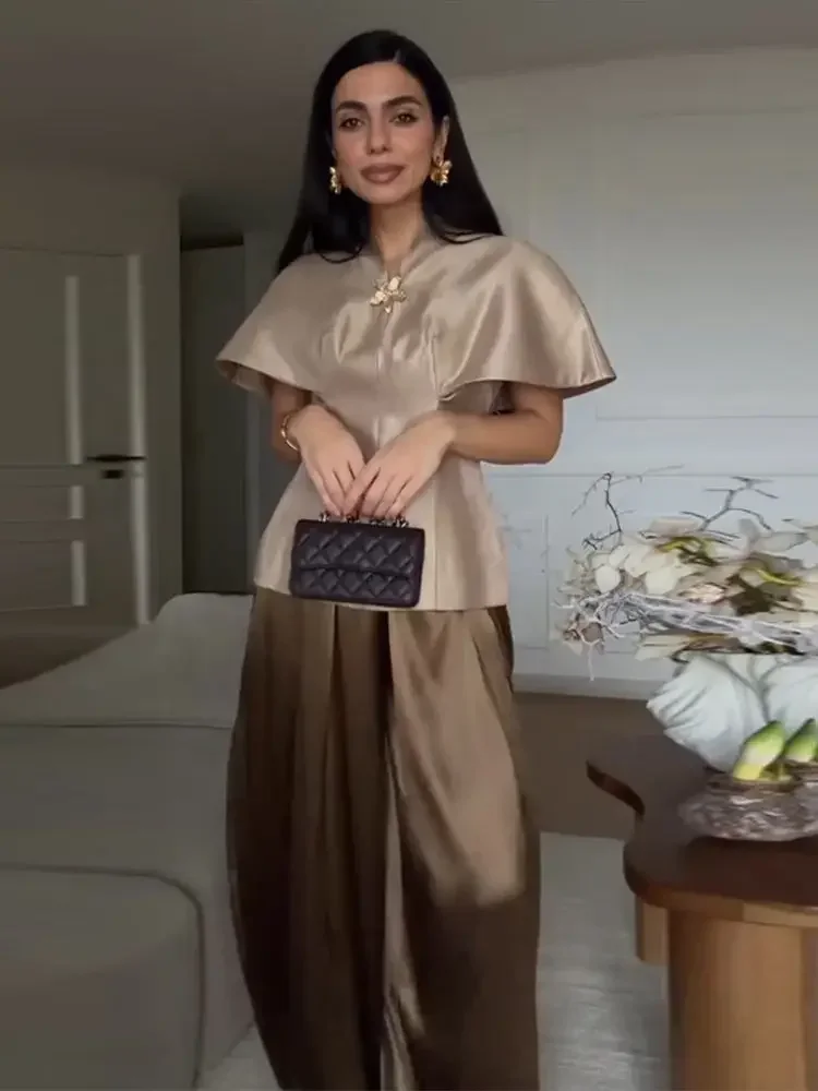 V-neck Champagne Cloak Cinched-waist Top Chic Slim Crop A-line Short-sleeved Tops 2026 Women Casual Lady Evening Dinner Blouses
V-neck Champagne Cloak Cinched-waist Top Chic Slim Crop A-line Short-sleeved Tops 2026 Women Casual Lady Evening Dinner Blouses