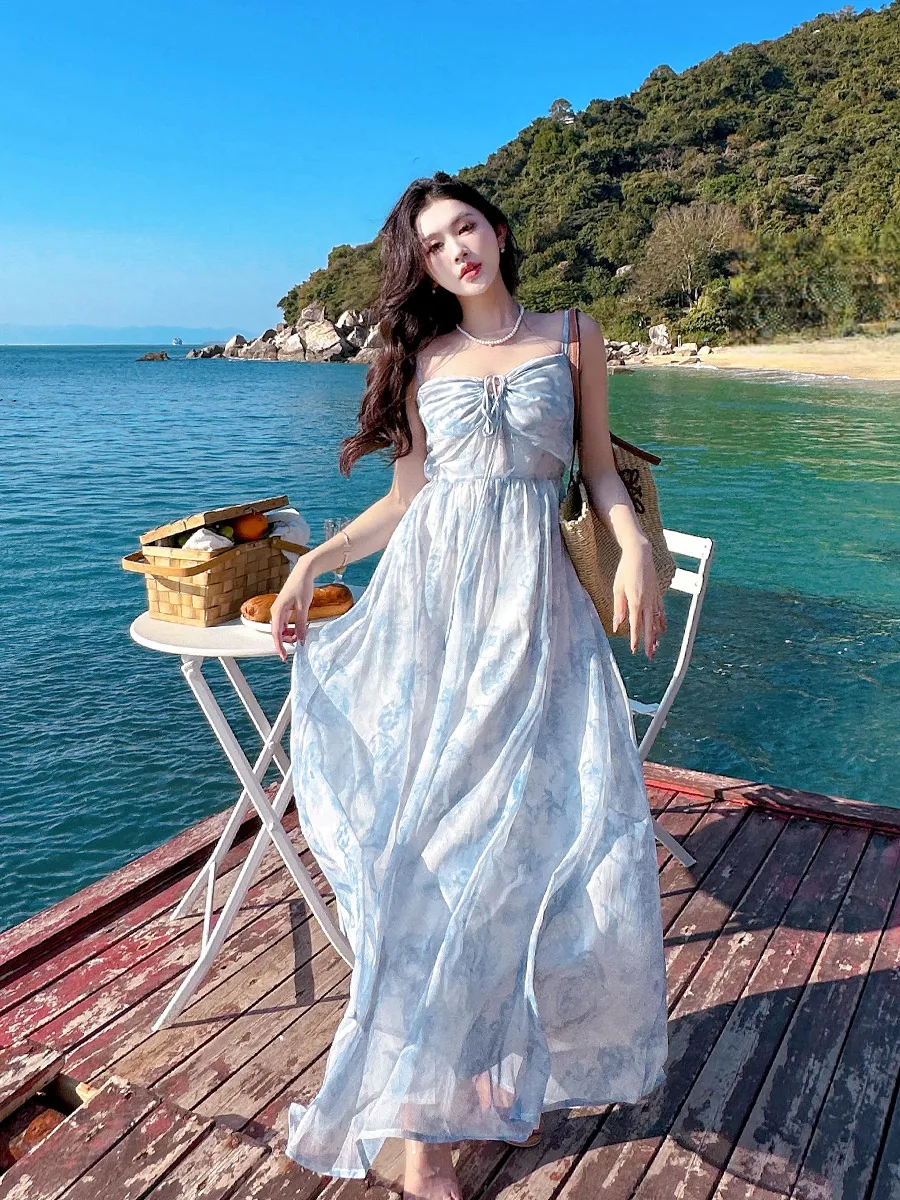 2025 Summer New Hollow Suspender Skirt High-end Chic Open-back Seaside Vacation Beach Sexy Temperament Fashion Dress C171
2025 Summer New Hollow Suspender Skirt High-end Chic Open-back Seaside Vacation Beach Sexy Temperament Fashion Dress C171