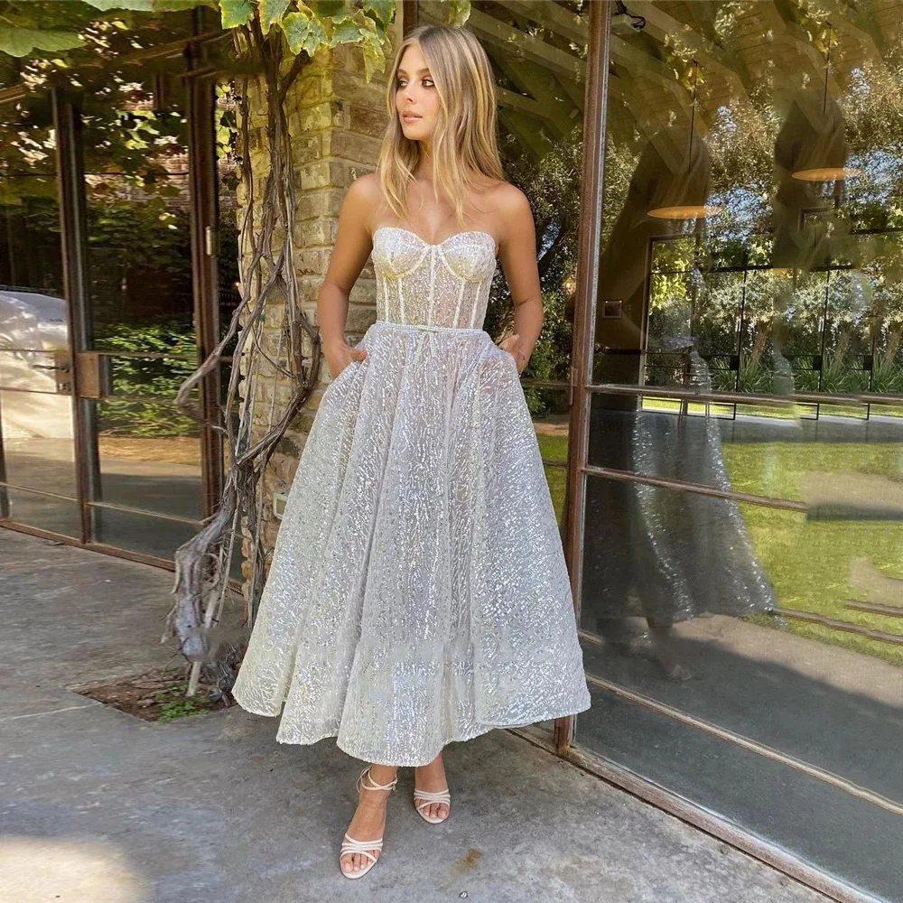 Fancy A-Line Homecoming Dresses Elegant Graduation Dresses Strapless Sweetheart Tea-Length Organza with Sequins Cocktail Dresses
Fancy A-Line Homecoming Dresses Elegant Graduation Dresses Strapless Sweetheart Tea-Length Organza with Sequins Cocktail Dresses