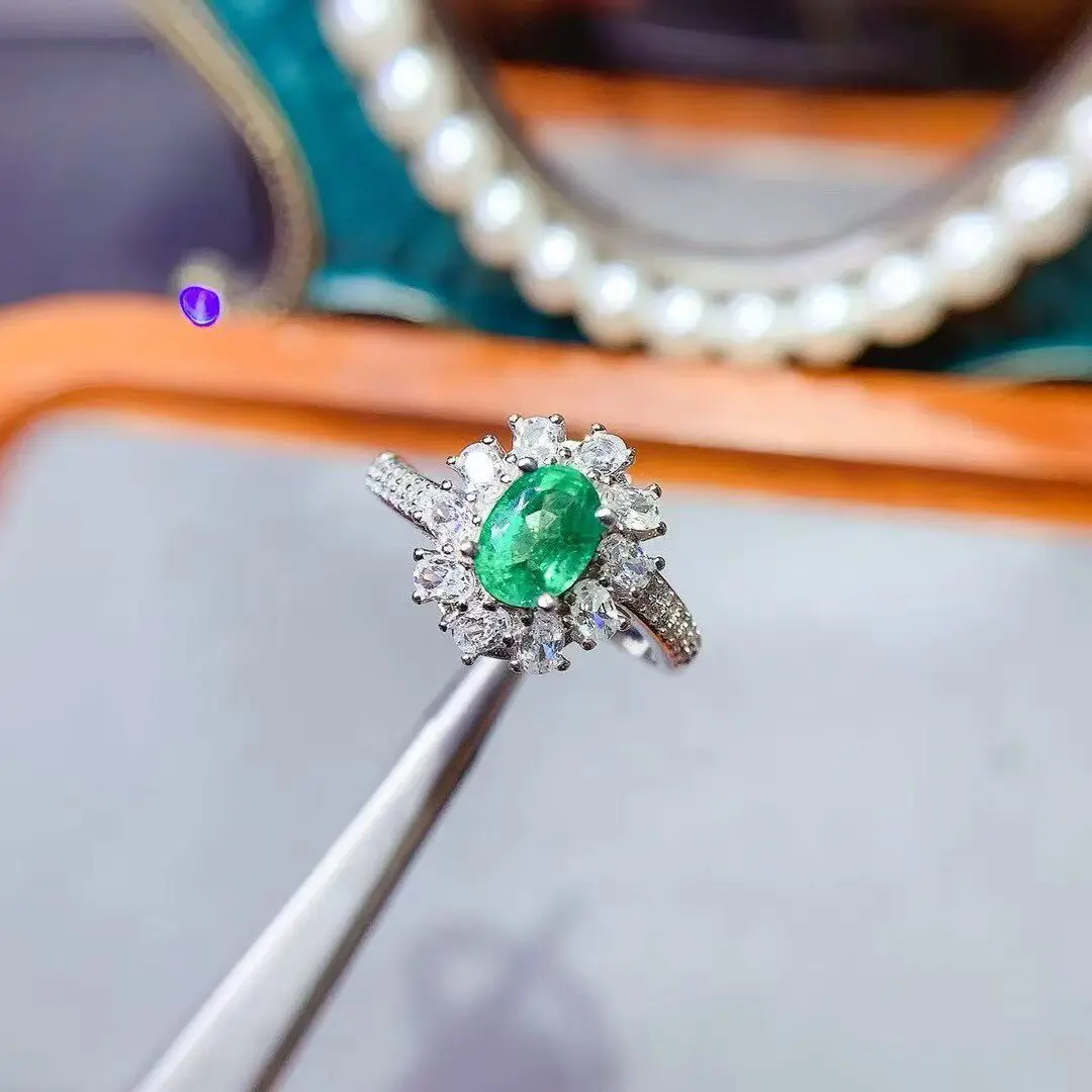 Luxurious Design Natural Emerald Ring 5*7mm S925 Silver Designer Work Bright Green Gem Jewelry Fashionable Gifts
Luxurious Design Natural Emerald Ring 5*7mm S925 Silver Designer Work Bright Green Gem Jewelry Fashionable Gifts
