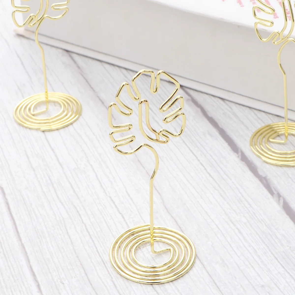 3 Pcs Wedding Supplies Business Card Holder Paper Clips Show Rack Wire Holders Table Number
3 Pcs Wedding Supplies Business Card Holder Paper Clips Show Rack Wire Holders Table Number