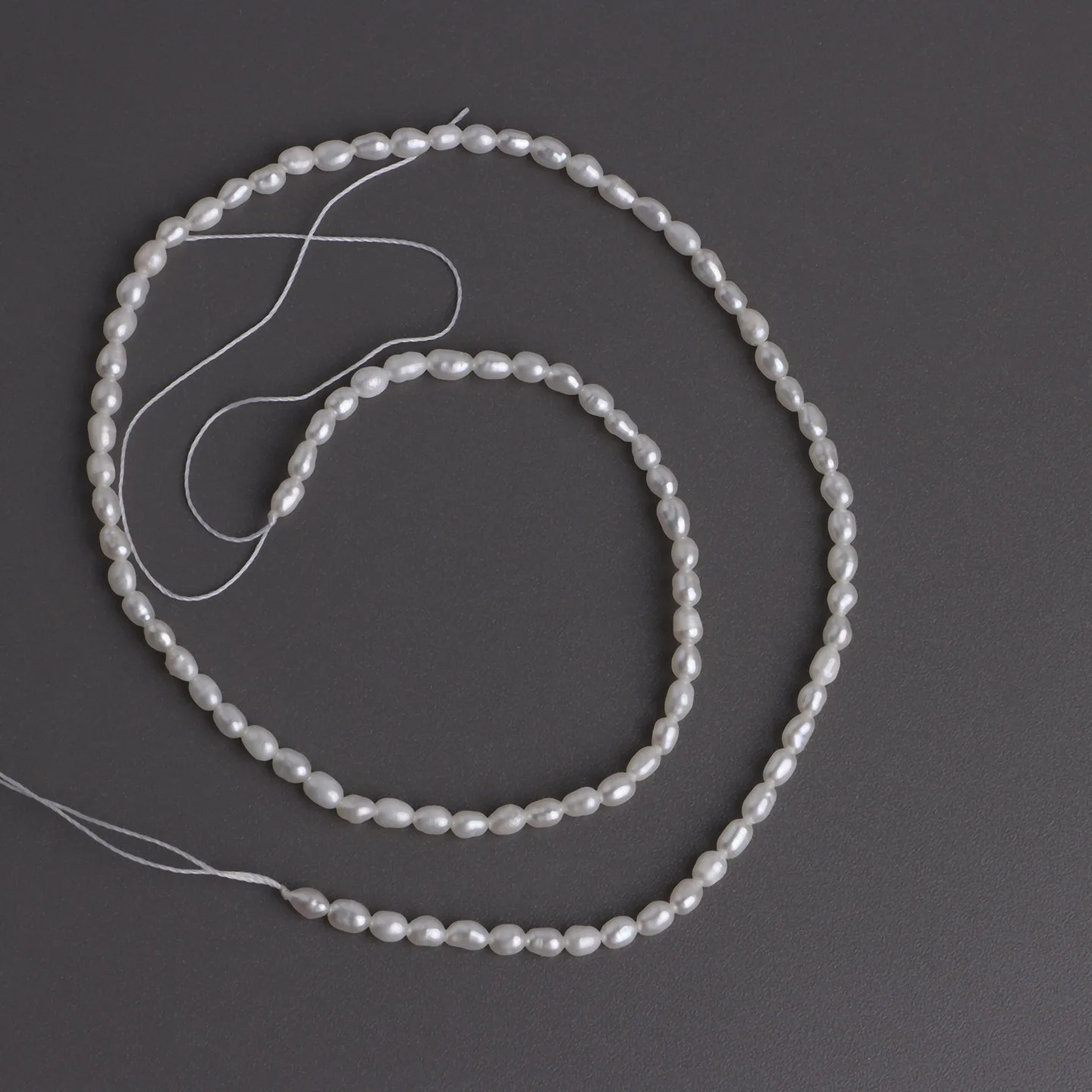 Сильные светло-белые яркие 3 мм нерегулярные бусины из проса, натуральные пресноводные барочные маленькие бусины Кеши, аксессуары для самостоятельного изготовления, материал
Сильные светло-белые яркие 3 мм нерегулярные бусины из проса, натуральные пресноводные барочные маленькие бусины Кеши, аксессуары для самостоятельного изготовления, материал