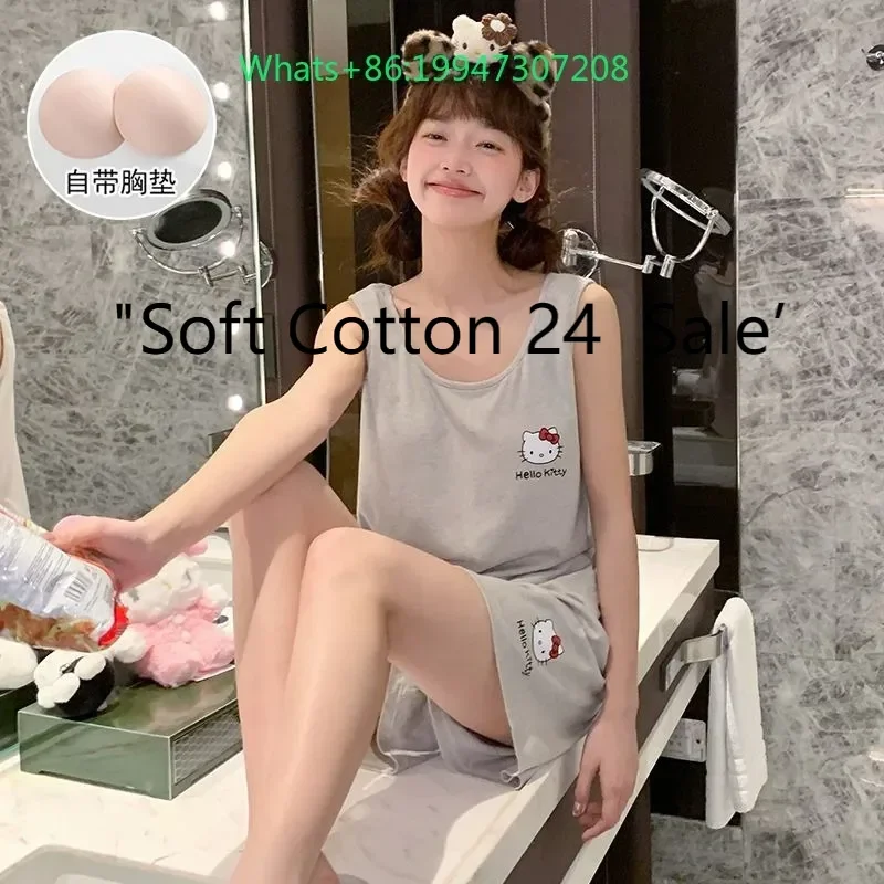 Summer new gray pure cotton with chest pad cartoon Hello Kitty pajamas vest shorts can be worn out of loungewear two-piece set
Summer new gray pure cotton with chest pad cartoon Hello Kitty pajamas vest shorts can be worn out of loungewear two-piece set