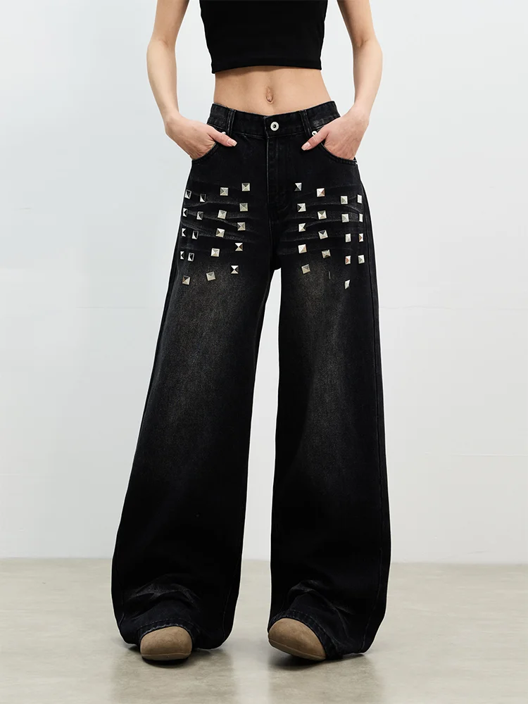 Retro American Large Size Women's Jeans High Waist Straight Leg Distressed Rivet Design Comfortable Loose Fit Long Trousers
Retro American Large Size Women's Jeans High Waist Straight Leg Distressed Rivet Design Comfortable Loose Fit Long Trousers