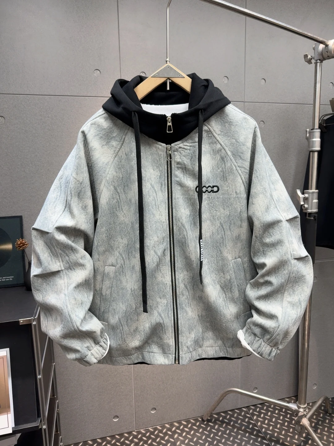 Early Spring Faionable American Sle Men's Jaet Hooded Loose Casual Versatile Couple Tops Polyester Nylon Cosite Fiber
Early Spring Faionable American Sle Men's Jaet Hooded Loose Casual Versatile Couple Tops Polyester Nylon Cosite Fiber