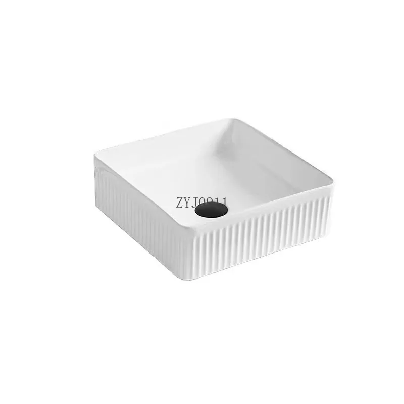 Керамическая раковина для ванной комнаты с узором в виде горшков, вертикальным узором, круглой формой, волнообразным дизайном и квадратными полосами.
Керамическая раковина для ванной комнаты с узором в виде горшков, вертикальным узором, круглой формой, волнообразным дизайном и квадратными полосами.