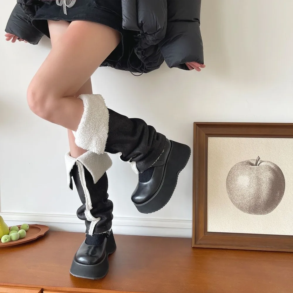 Lolita Thickened Suede Leg Warmers Mid-calf Wind Protection Foot Cover Turn-down Collar Design Warm Boots Cover Streetwear
Lolita Thickened Suede Leg Warmers Mid-calf Wind Protection Foot Cover Turn-down Collar Design Warm Boots Cover Streetwear