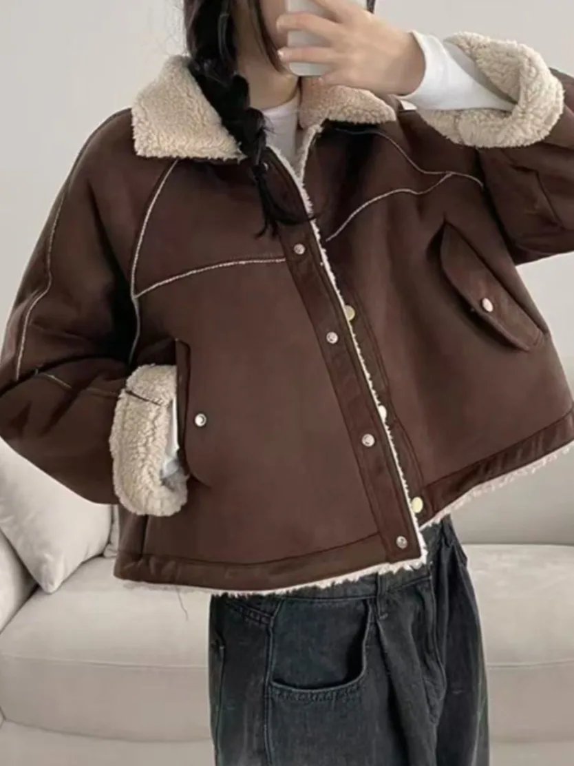 Шикарное зимнее женское свободное пальто с замшевым воротником на подкладке из овечьего меха, топ на пуговицах, винтажное длинное пальто све
Шикарное зимнее женское свободное пальто с замшевым воротником на подкладке из овечьего меха, топ на пуговицах, винтажное длинное пальто све