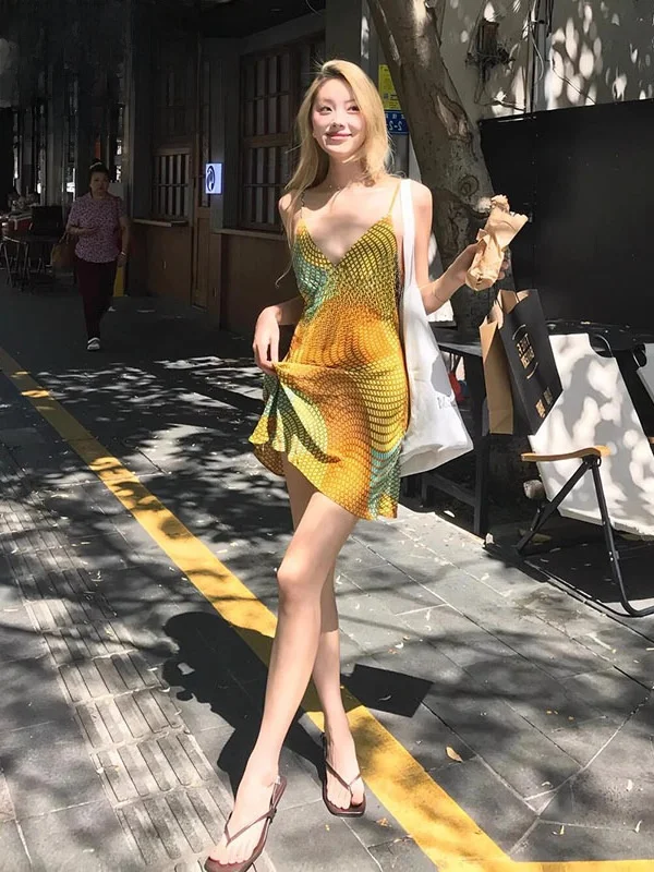 Dopamine Style Short Skirt Sexy Color Block Slimming Strap Dress Beach Vacation Women's Fashion High Waist A-Line Dress
Dopamine Style Short Skirt Sexy Color Block Slimming Strap Dress Beach Vacation Women's Fashion High Waist A-Line Dress