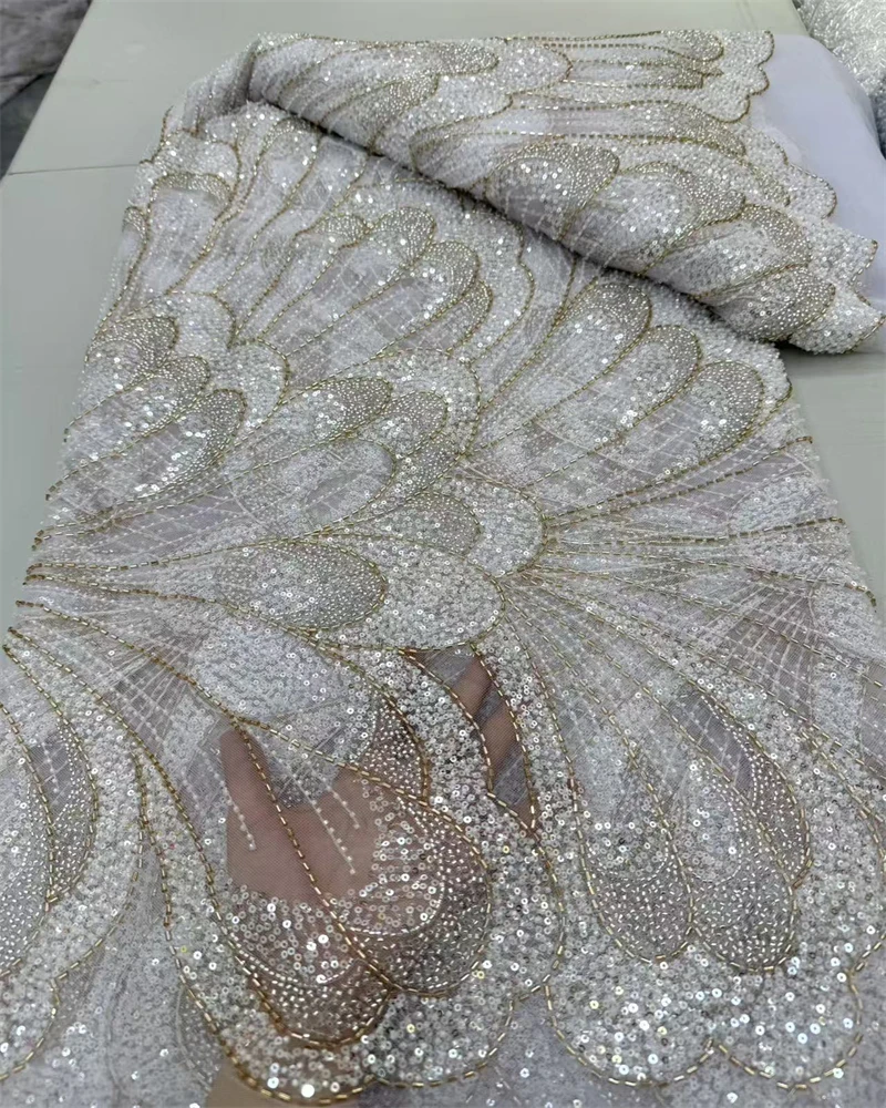 Luxury Hand Beaded Lace Fabric Bridal Fabric High-end Wedding Fabrics French Nigerian Sequins Beads Embroidered on Tulle
Luxury Hand Beaded Lace Fabric Bridal Fabric High-end Wedding Fabrics French Nigerian Sequins Beads Embroidered on Tulle