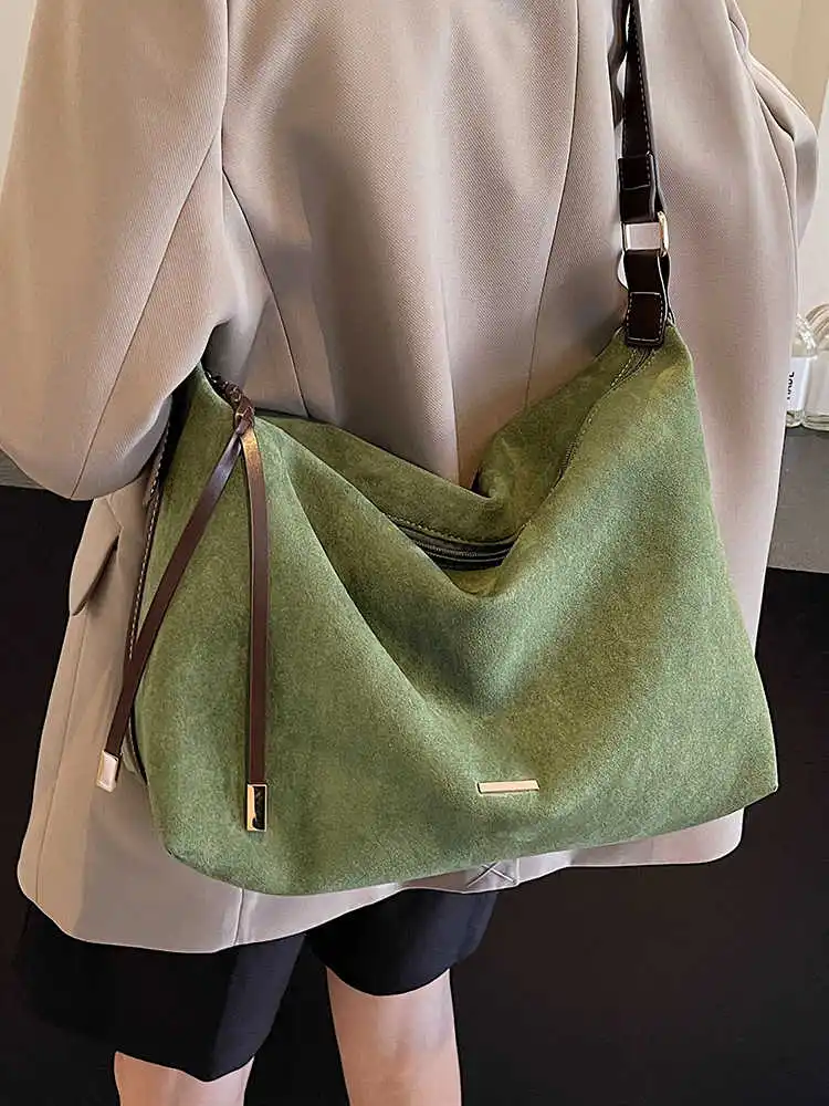 Retro Green Suede Leather Shoulder Bag Women Large Capacity Commuter Pillow Bags High-Grade Sense Lady Handbags
Retro Green Suede Leather Shoulder Bag Women Large Capacity Commuter Pillow Bags High-Grade Sense Lady Handbags