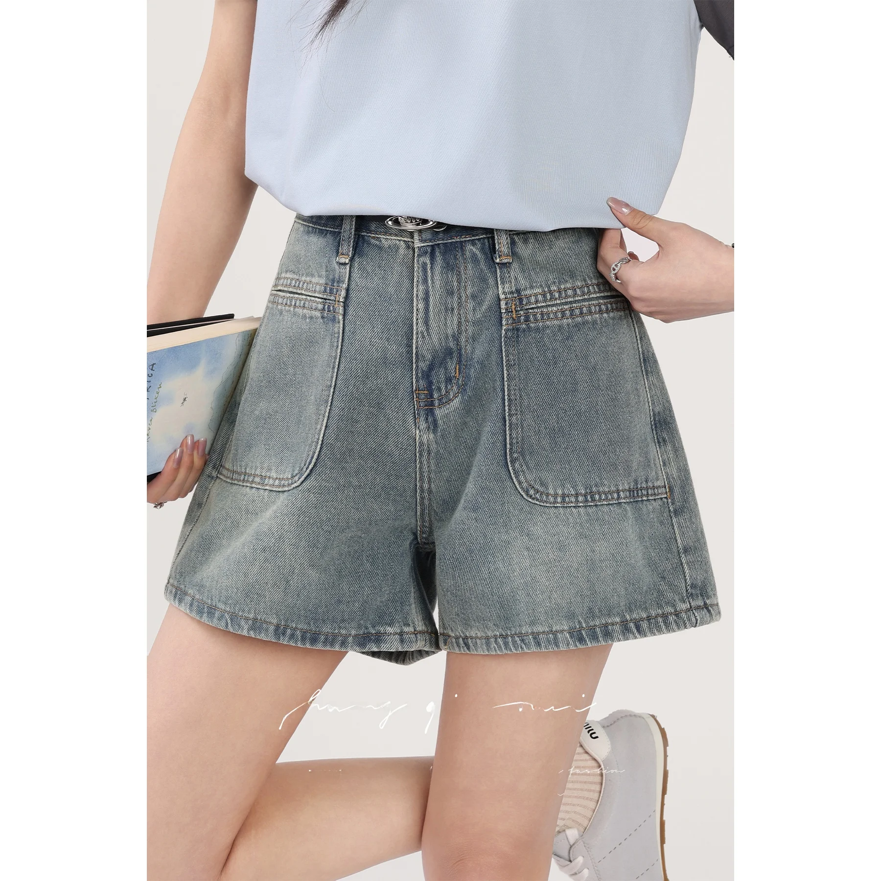 Slimming High Waist Blue Denim orts Women's Summer Faion Casual Versatile Wide Leg Pants High Waist Zipper Fly Loose Fit
Slimming High Waist Blue Denim orts Women's Summer Faion Casual Versatile Wide Leg Pants High Waist Zipper Fly Loose Fit