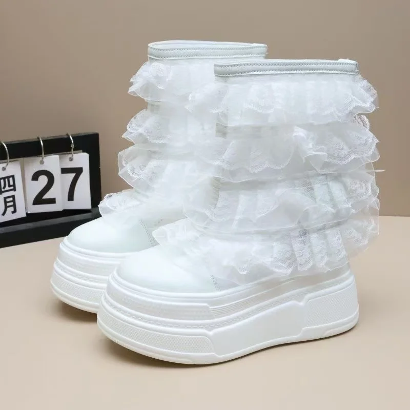 New 10cm Sweet Princess Boot with Lace Edging At The Cuff and White Sneaker for Women in Summer Mesh Upper, High-Top, Thick Sole
New 10cm Sweet Princess Boot with Lace Edging At The Cuff and White Sneaker for Women in Summer Mesh Upper, High-Top, Thick Sole