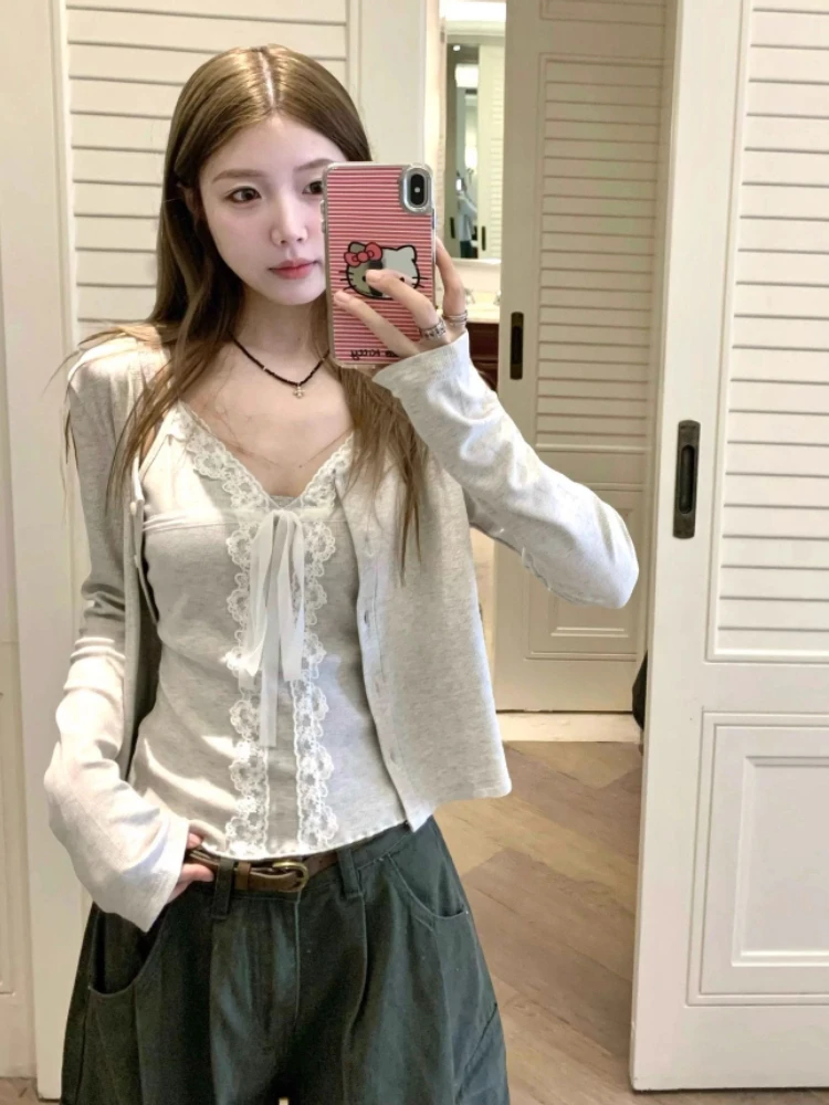 Deeptown Sweet Korean Style T-Shirts Women Sexy V-neck Lace Two-piece Set Tops Elegant Fashion Shoujo Girl Aesthetic T-Shirts
Deeptown Sweet Korean Style T-Shirts Women Sexy V-neck Lace Two-piece Set Tops Elegant Fashion Shoujo Girl Aesthetic T-Shirts
