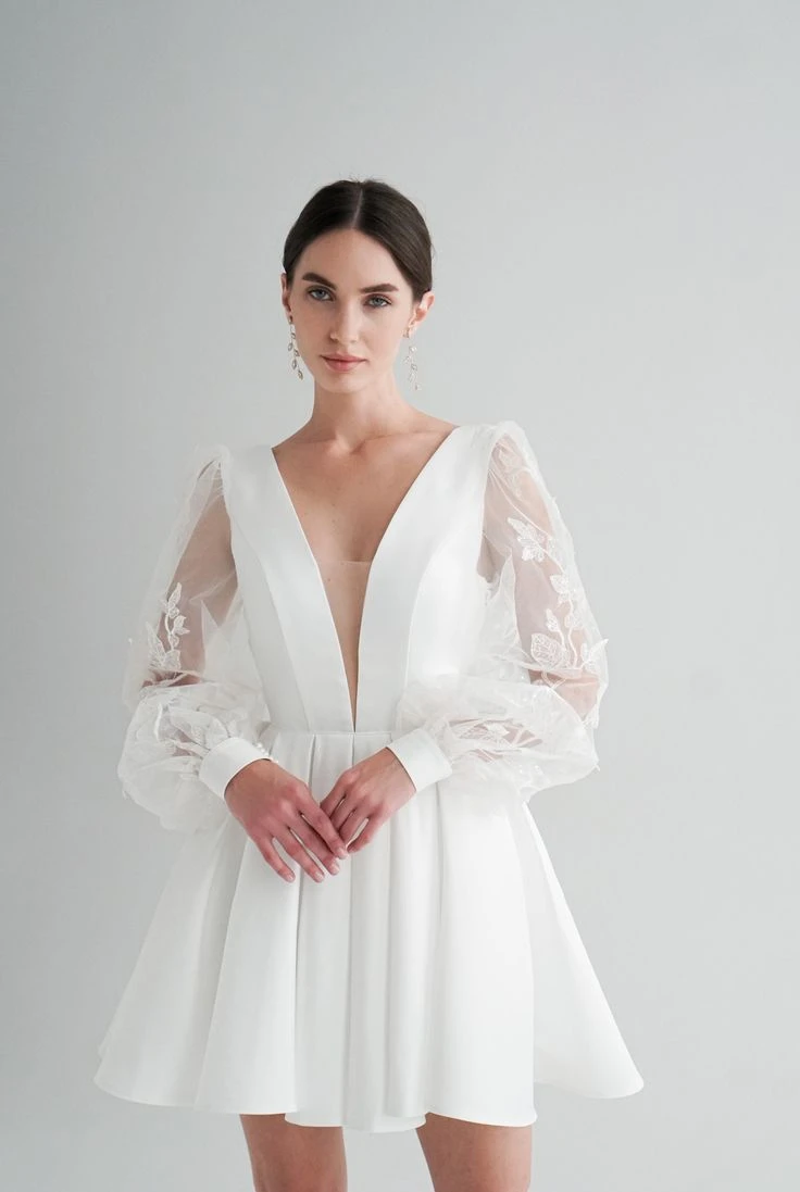 Customized Short Wedding Dresses Mini Cap Full Sleeves V neckline Beaded Lace Satin Backless Engagement Bridal Gowns Bride Dress
Customized Short Wedding Dresses Mini Cap Full Sleeves V neckline Beaded Lace Satin Backless Engagement Bridal Gowns Bride Dress