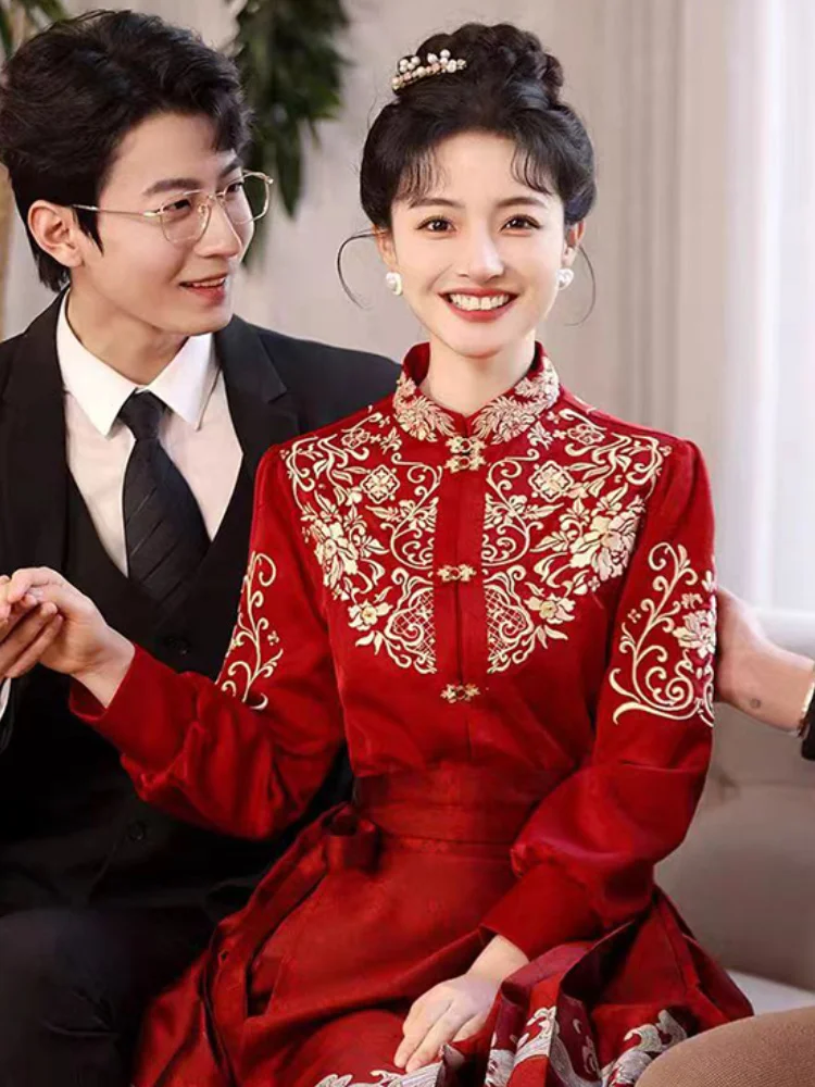 Красное вышитое китайское свадебное платье с высокой талией, А-силуэт, длинное, средней длины, для свадьбы и банкета
Красное вышитое китайское свадебное платье с высокой талией, А-силуэт, длинное, средней длины, для свадьбы и банкета