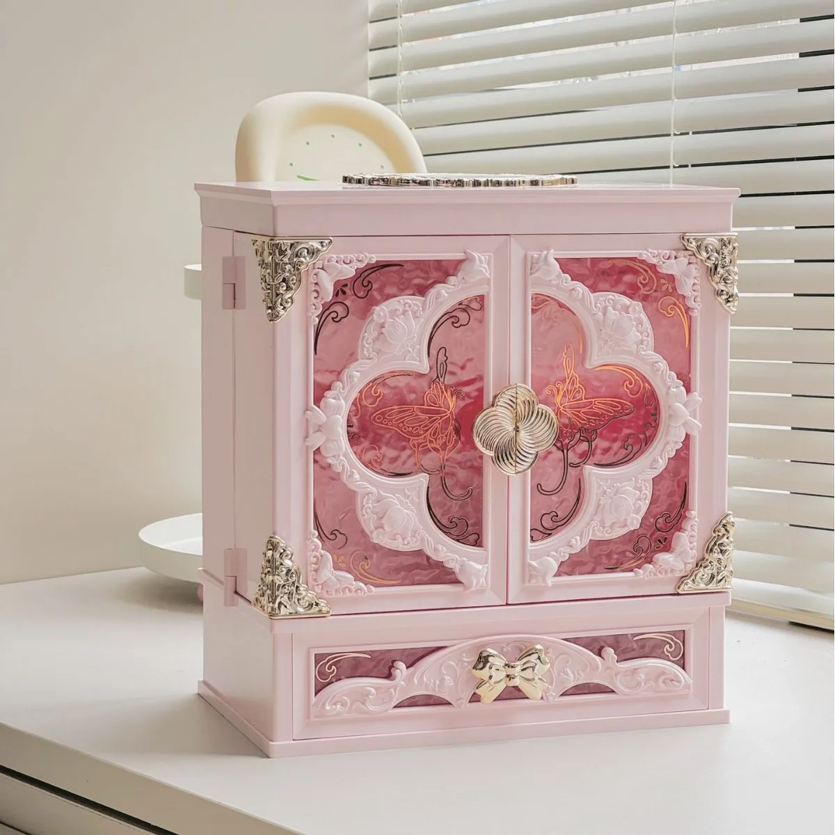 Коробка для хранения украшений и косметики с резным цветочным узором, подарочная коробка Summer Night Cisas, органайзер Beau eup
Коробка для хранения украшений и косметики с резным цветочным узором, подарочная коробка Summer Night Cisas, органайзер Beau eup